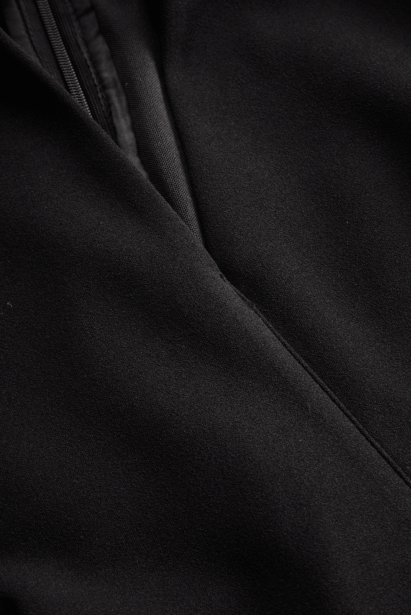 Clariss Elegant Black Dress