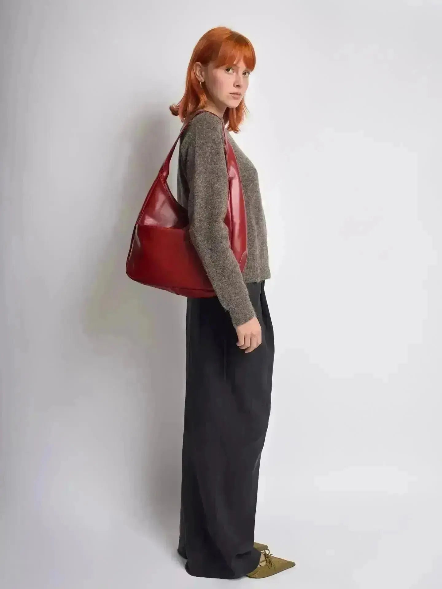 Everyday BB Bag – Leather Bucket Bag with Laptop Fit