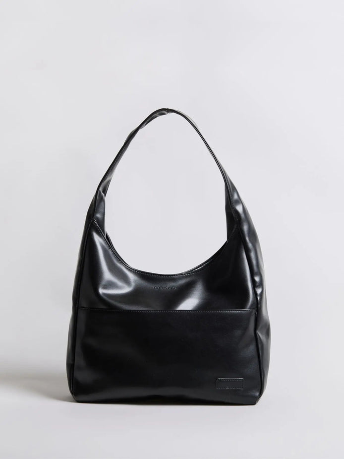 Everyday BB leather bucket bag in black, front view
