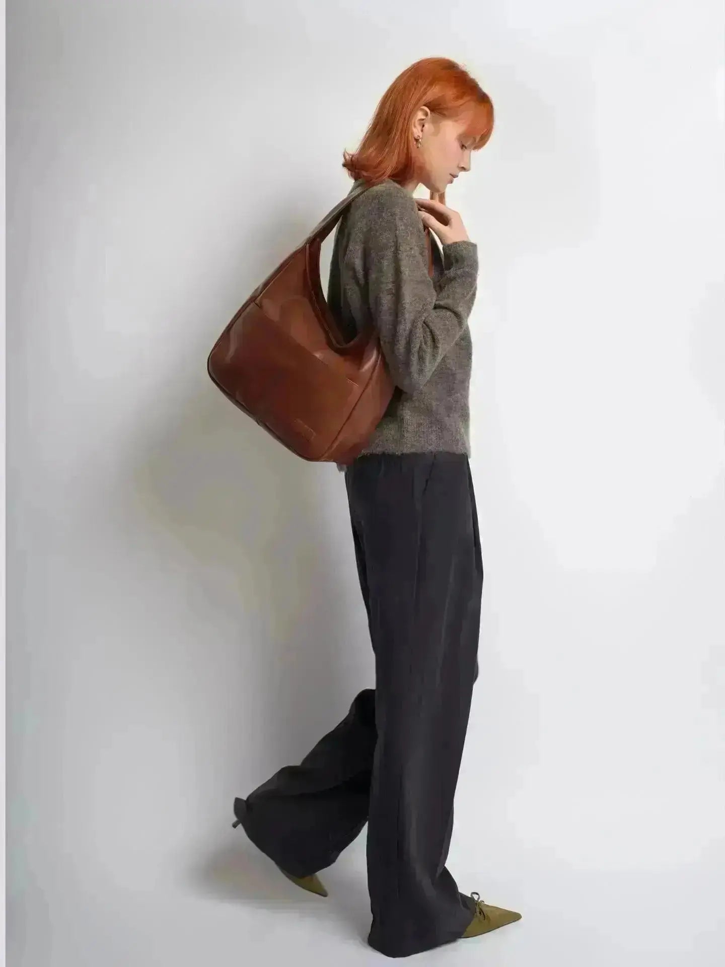 Everyday BB Bag – Leather Bucket Bag with Laptop Fit