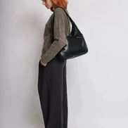 Everyday BB Bag – Leather Bucket Bag with Laptop Fit