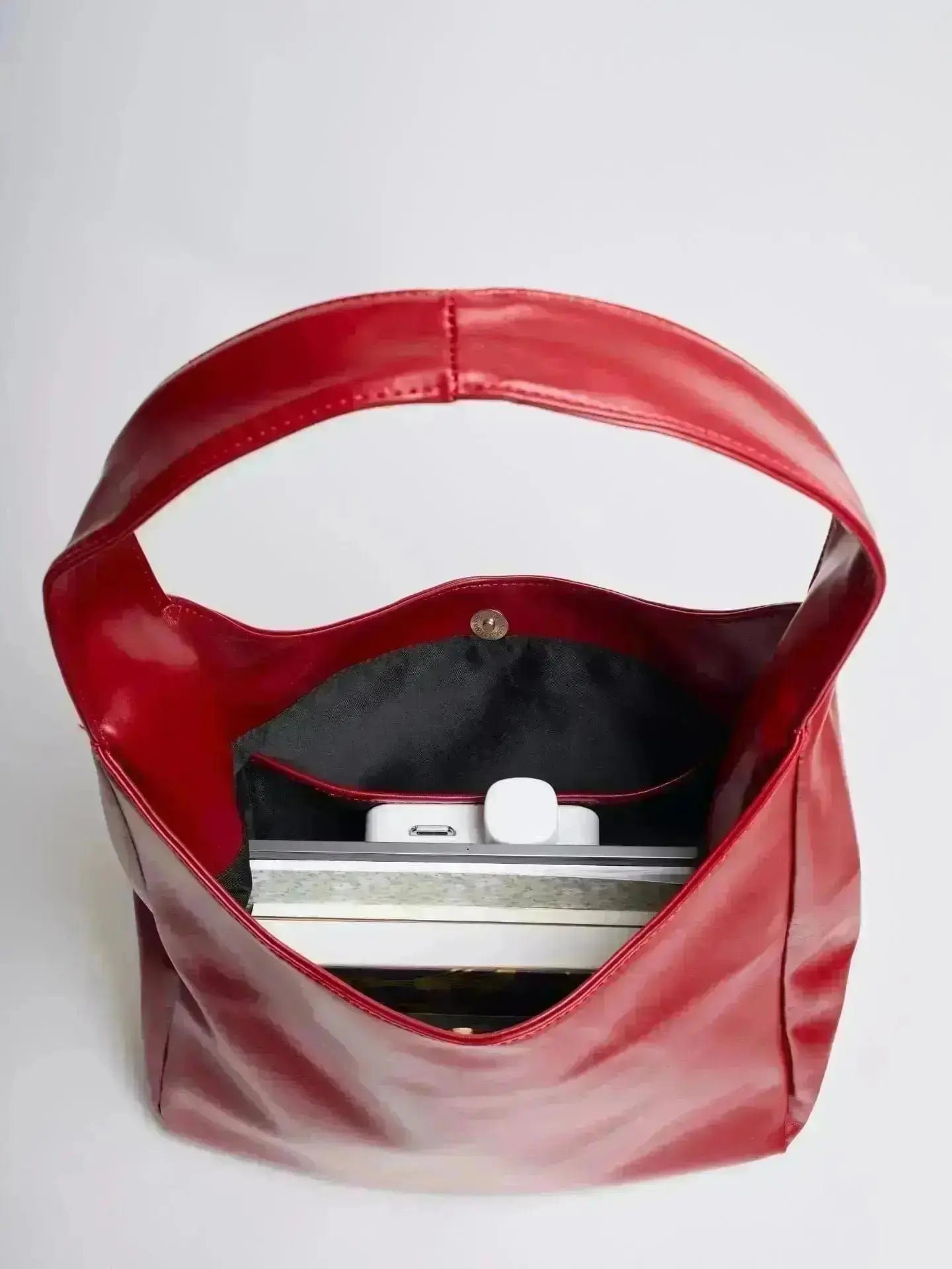Everyday BB Bag – Leather Bucket Bag with Laptop Fit