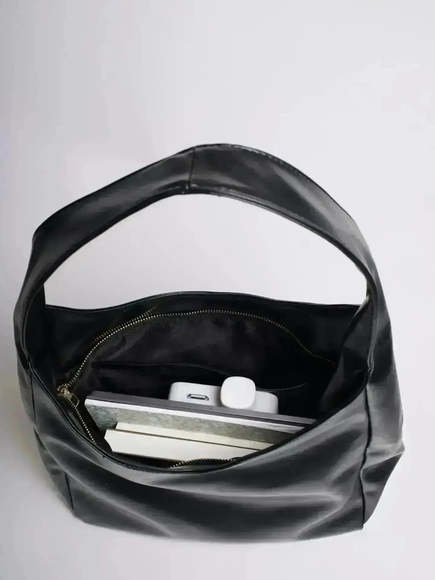 Everyday BB Bag – Leather Bucket Bag with Laptop Fit
