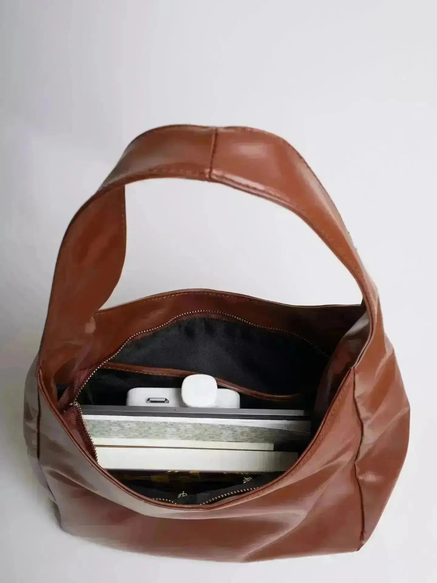 Everyday BB Bag – Leather Bucket Bag with Laptop Fit