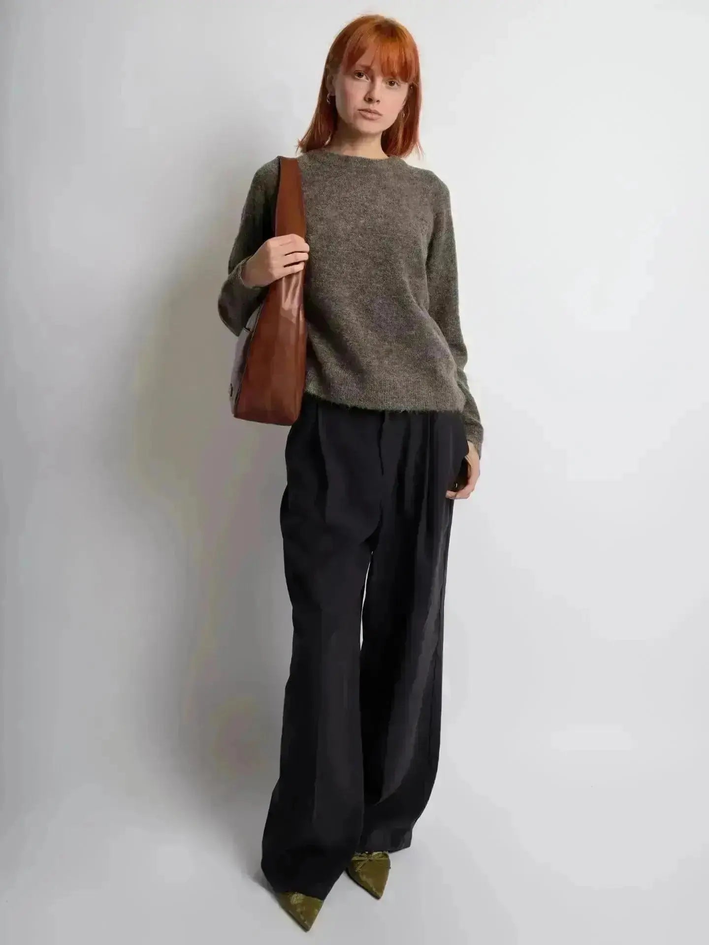 Everyday BB Bag – Leather Bucket Bag with Laptop Fit