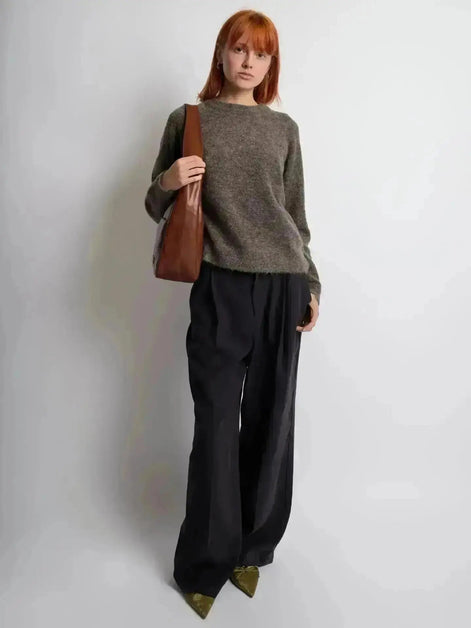 Everyday BB Bag – Leather Bucket Bag with Laptop Fit