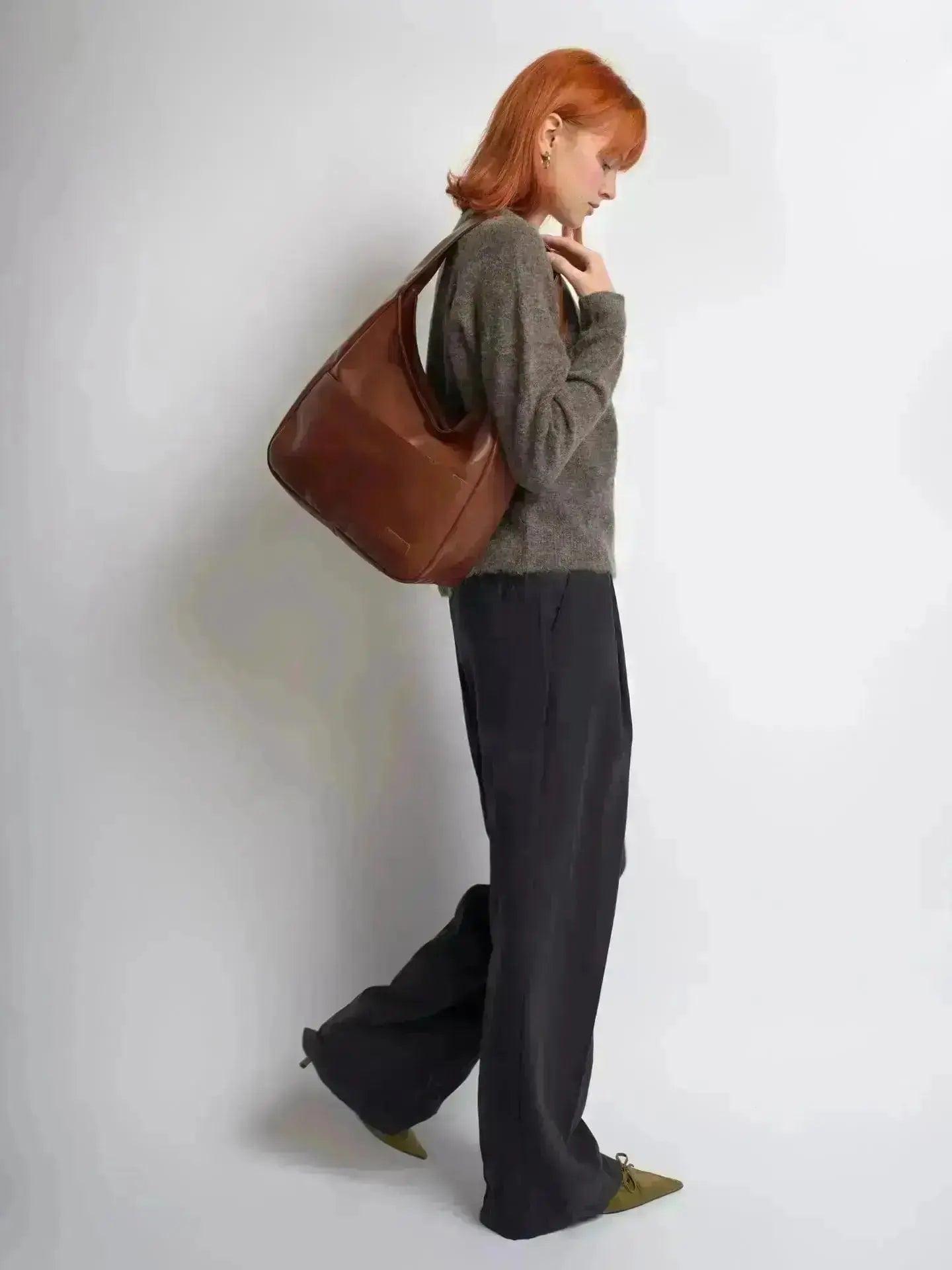 Everyday BB Bag – Leather Bucket Bag with Laptop Fit