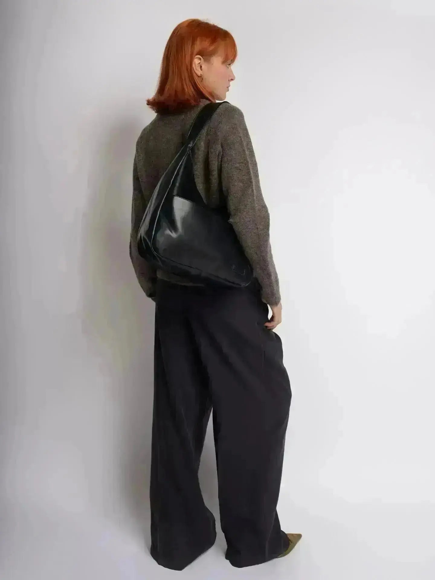 Everyday BB Bag – Leather Bucket Bag with Laptop Fit