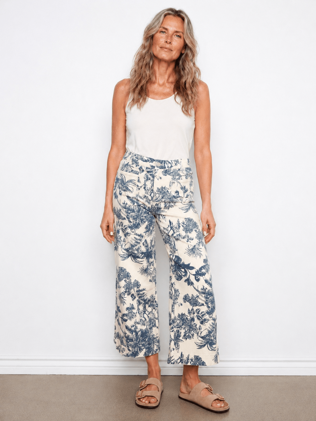 Printed Cropped Patch Pocket Flare Twill Pants - Versailles