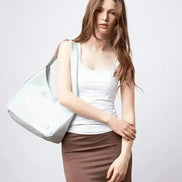 Everyday BB Bag – Leather Bucket Bag with Laptop Fit