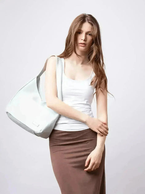 Everyday BB Bag – Leather Bucket Bag with Laptop Fit