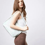 Everyday BB Bag – Leather Bucket Bag with Laptop Fit
