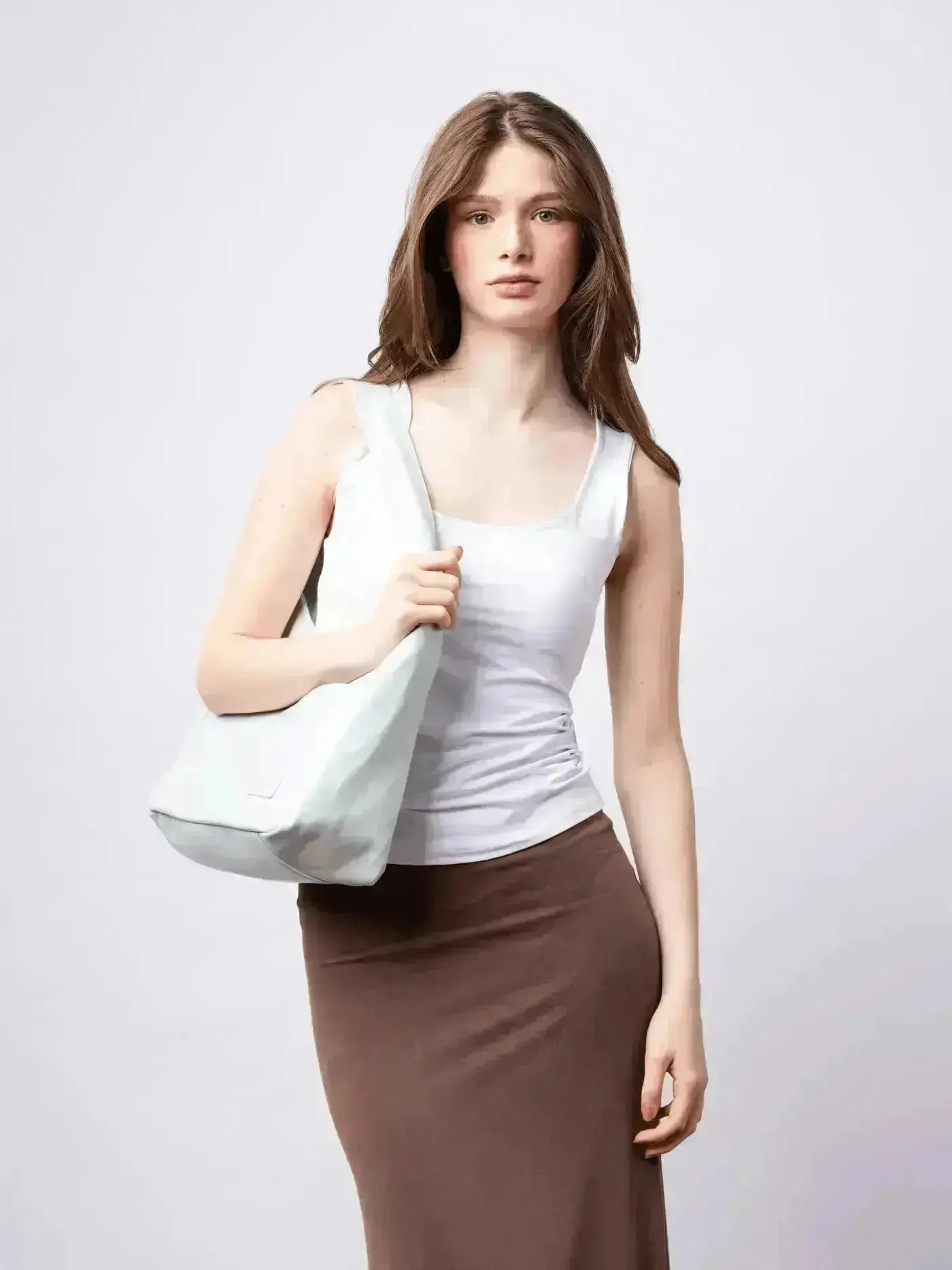 Everyday BB Bag – Leather Bucket Bag with Laptop Fit