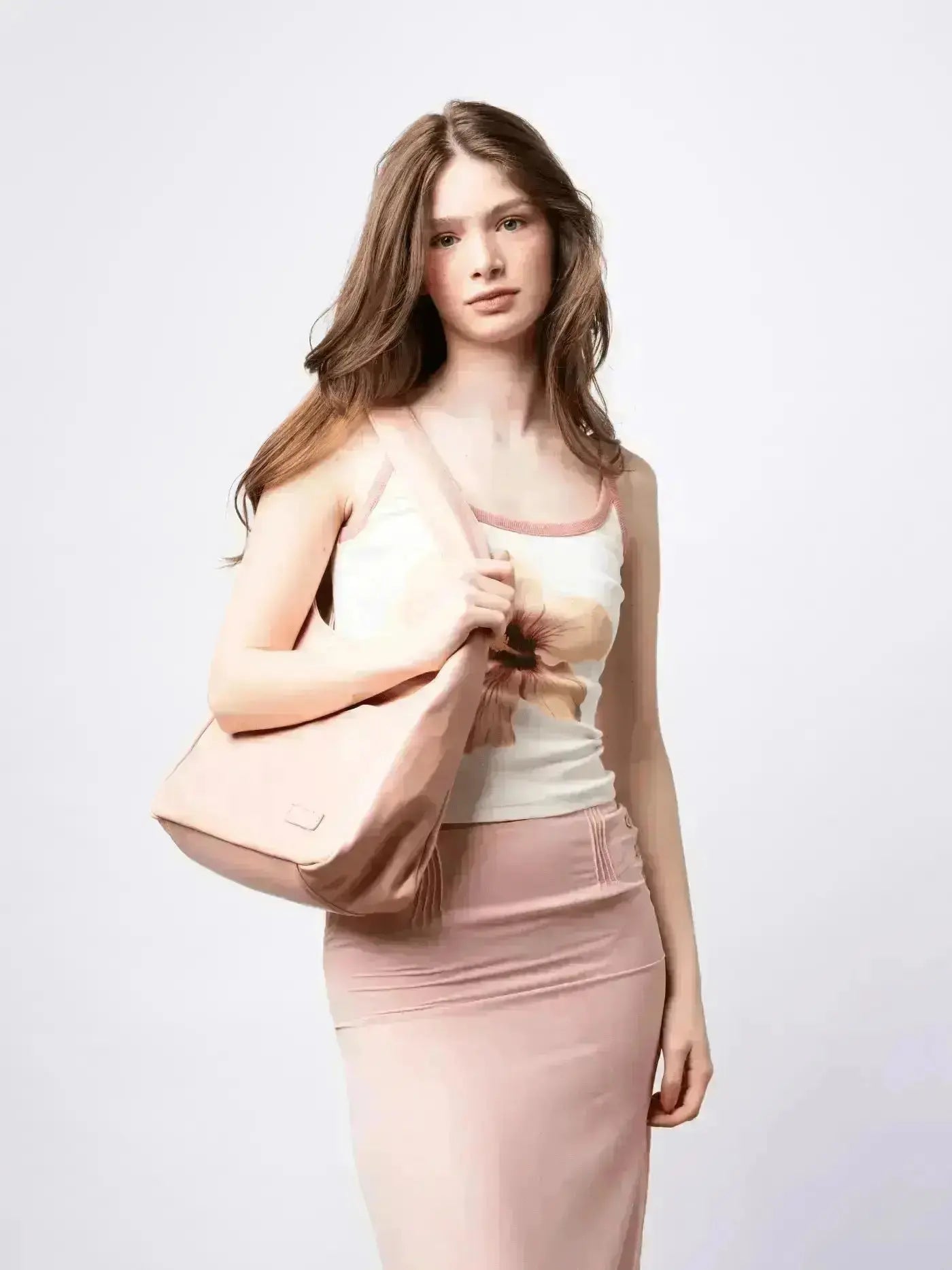 Everyday BB Bag – Leather Bucket Bag with Laptop Fit