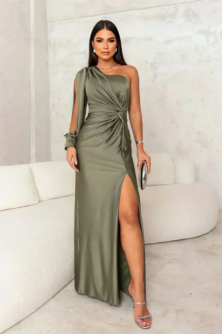Melissa Elegant Evening Maxi Dress